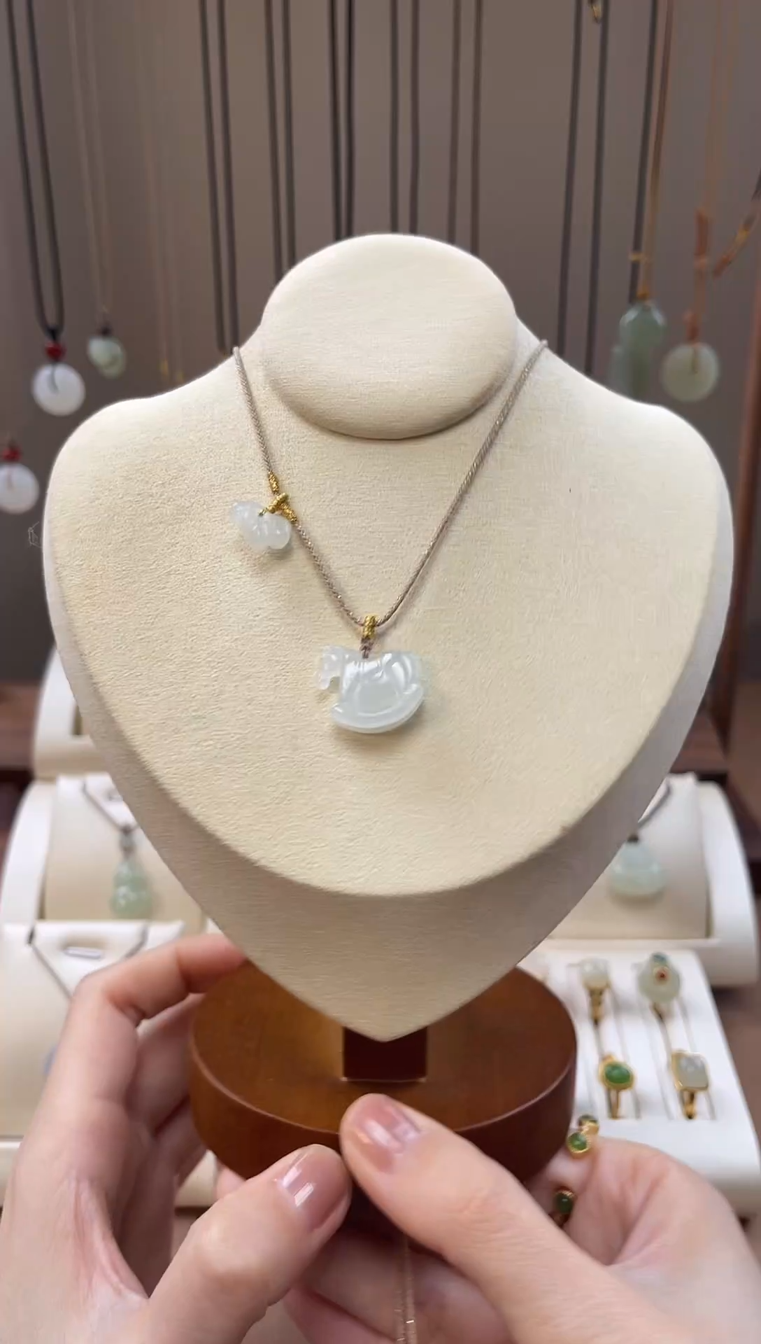 颈饰未镶嵌和田玉和田玉吊坠