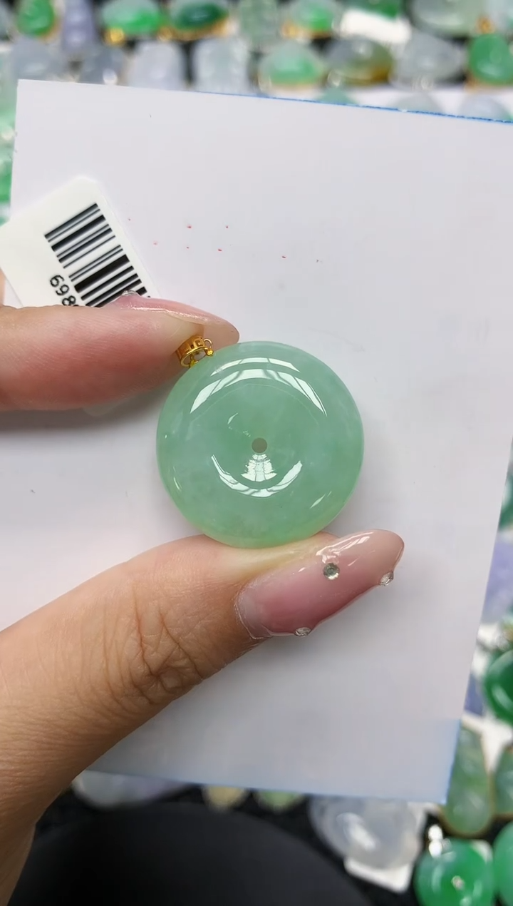 翡翠18K金镶嵌颈饰11111111111