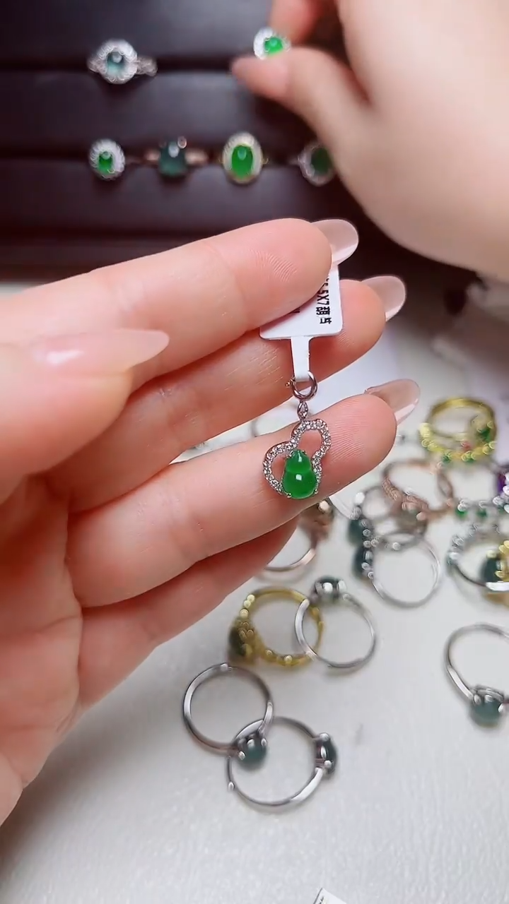 翡翠戒指银S925镶嵌天然翡翠s925银