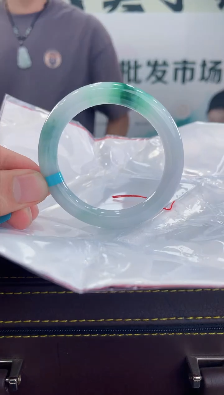 【闪购商品】翡翠手镯未镶嵌手镯