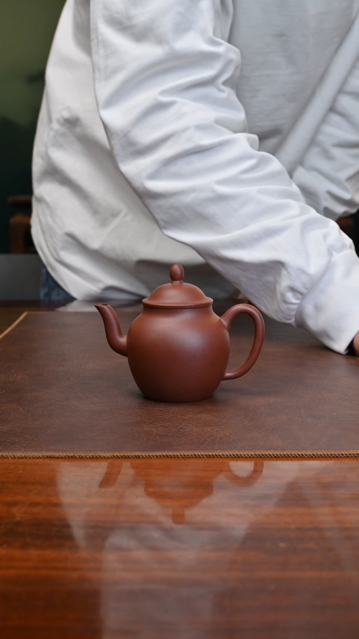 【闪购商品】紫砂茶壶宫灯紫泥135cc