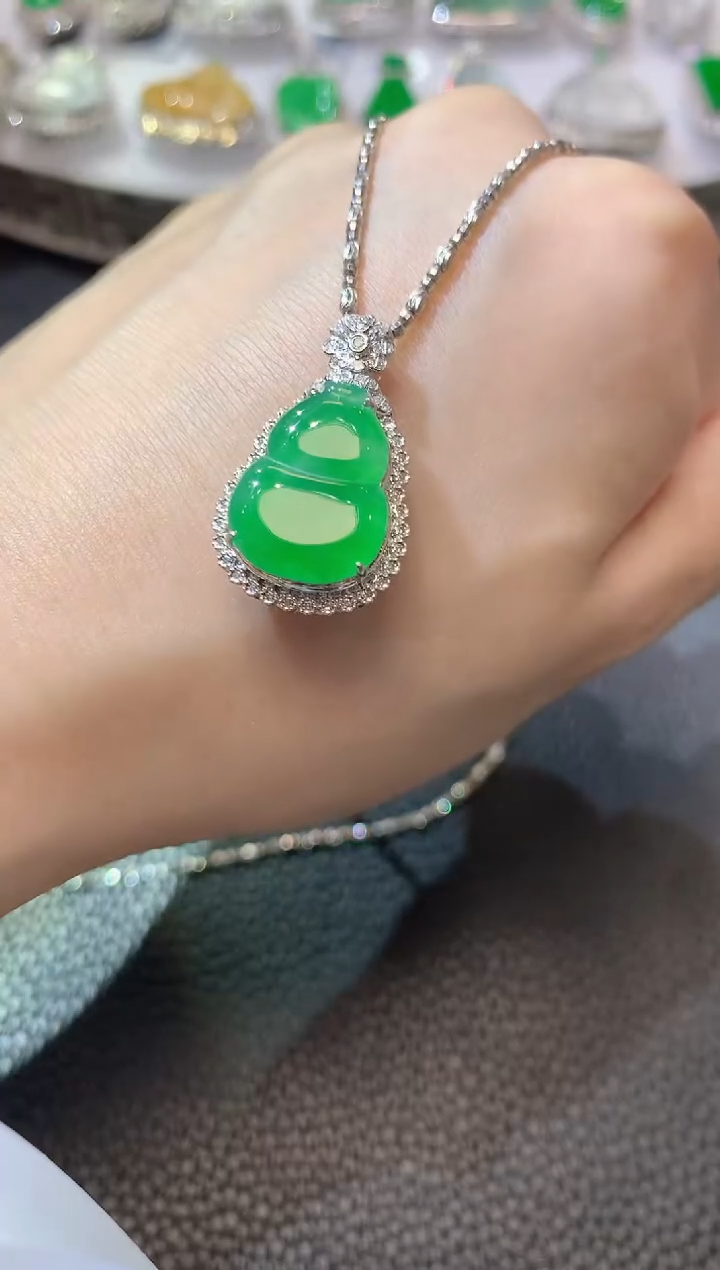 翡翠18K金镶嵌吊坠(不含链)A49翡翠