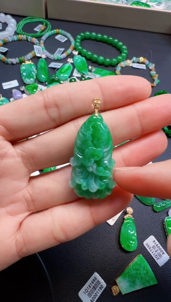 【闪购商品】翡翠吊坠(不含链)18K金镶嵌2380