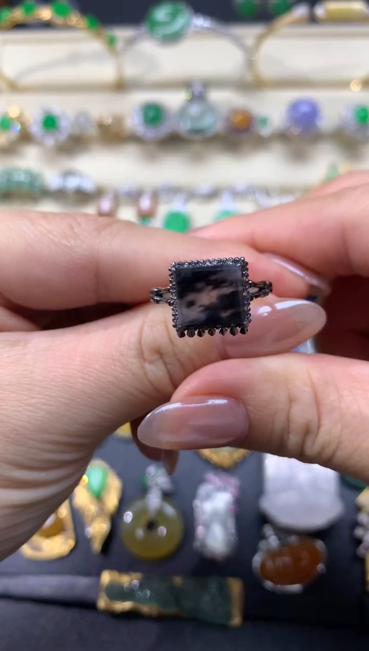【闪购商品】翡翠颈饰18K金镶嵌戒指