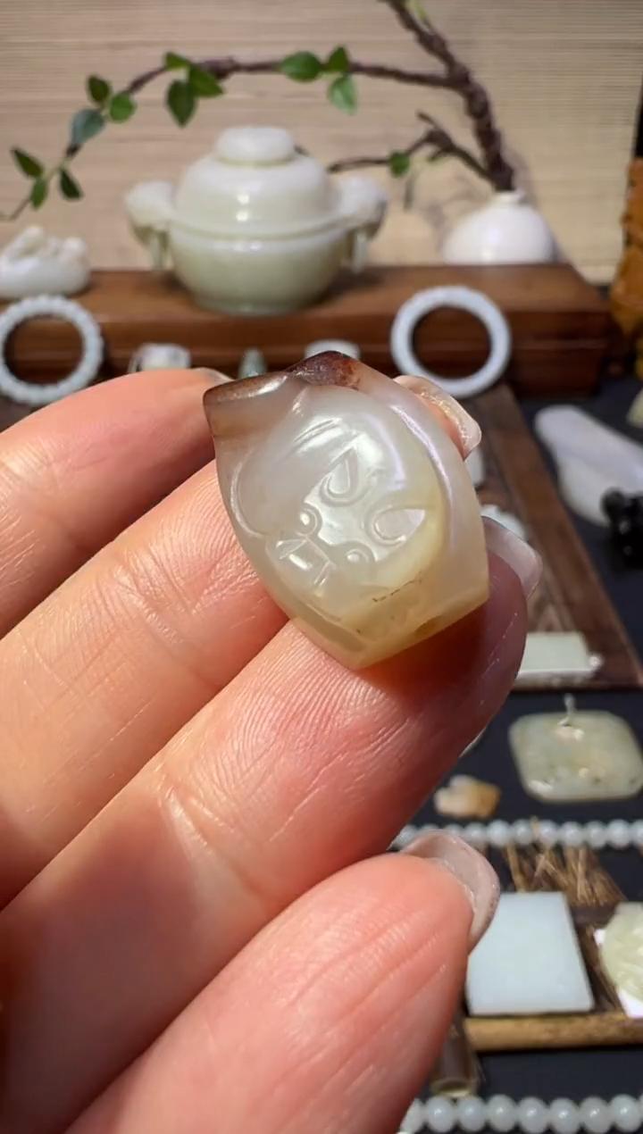 和田玉山西文物商店小螭龙