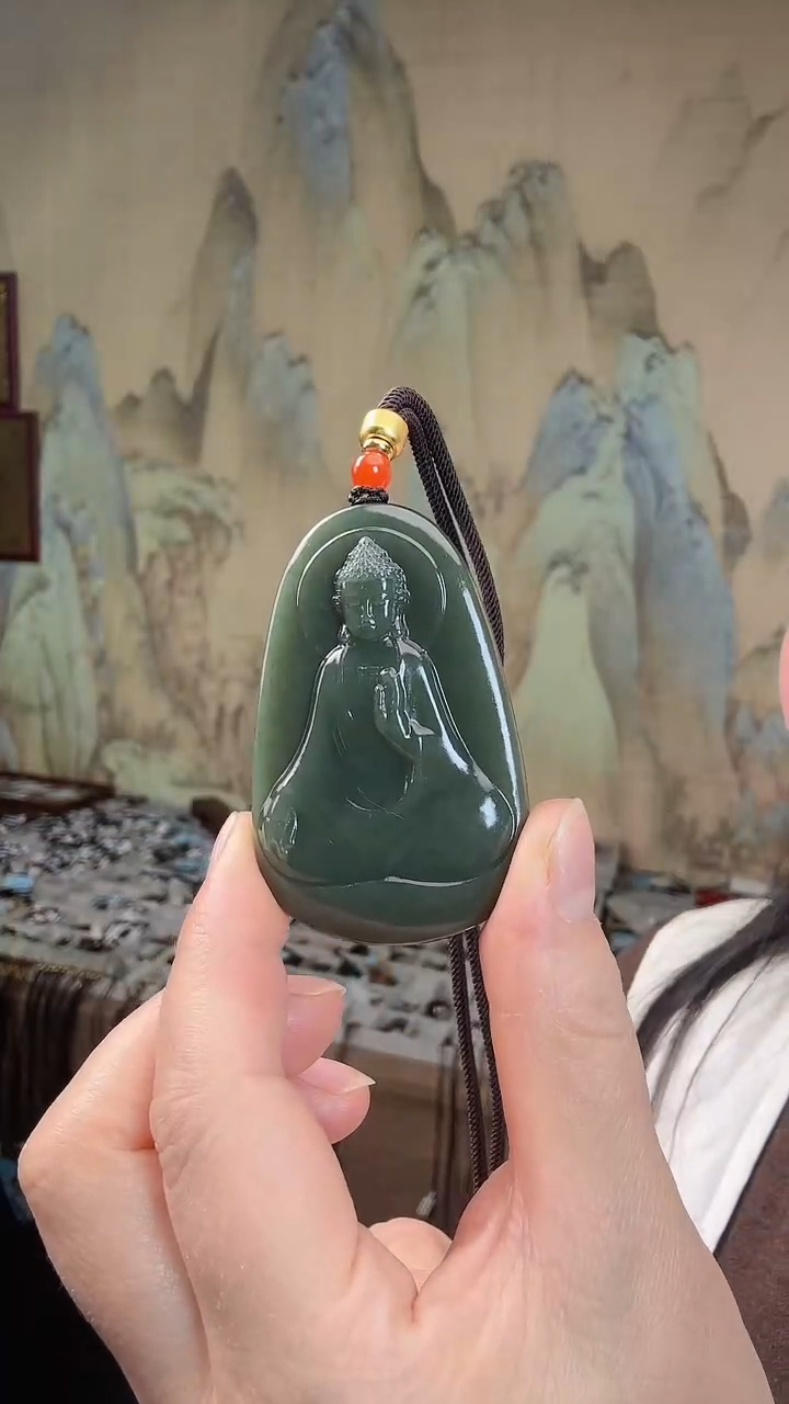 颈饰未镶嵌和田玉.