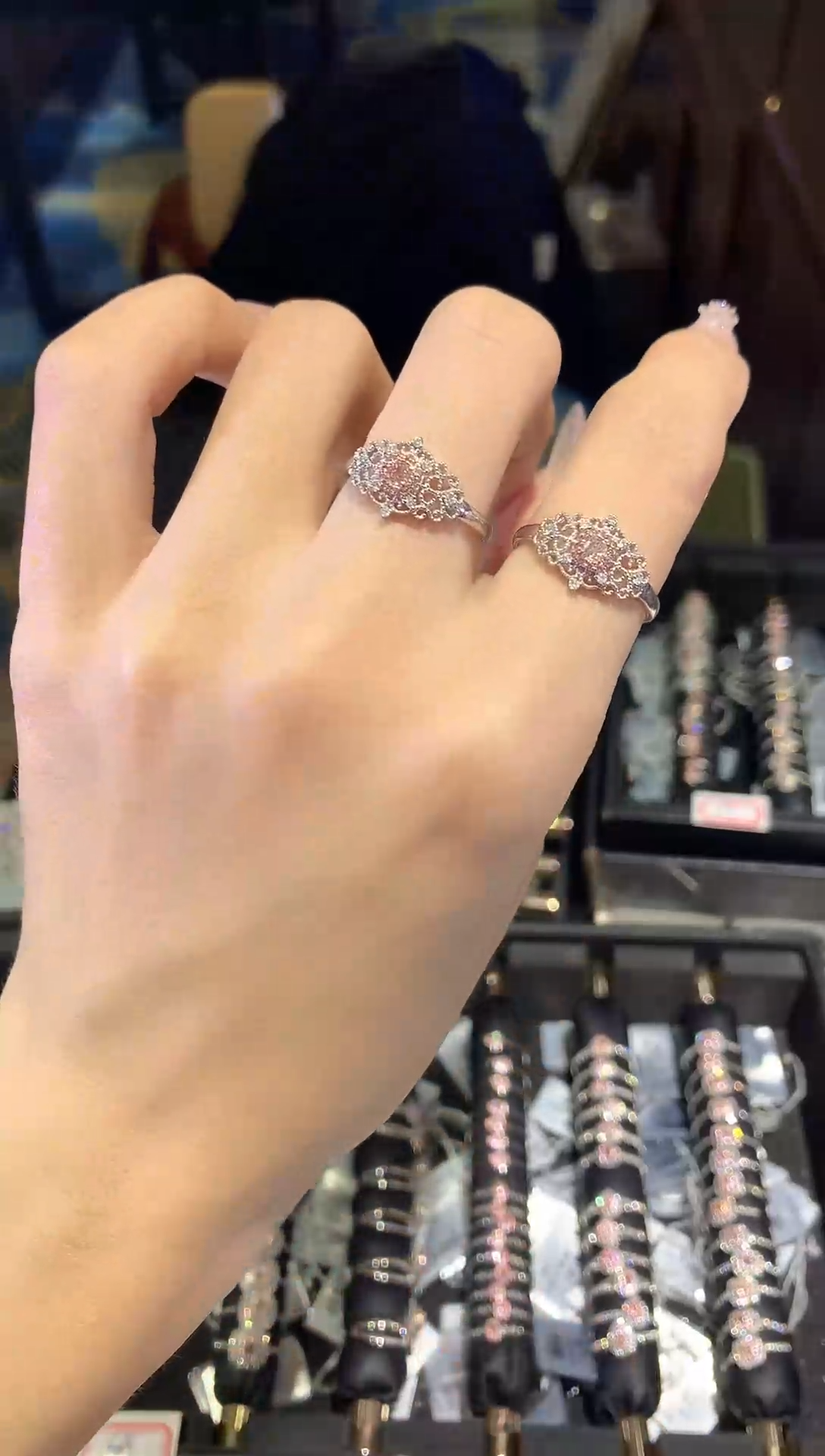 【闪购商品】钻石戒指18K金镶嵌戒指多样性发一