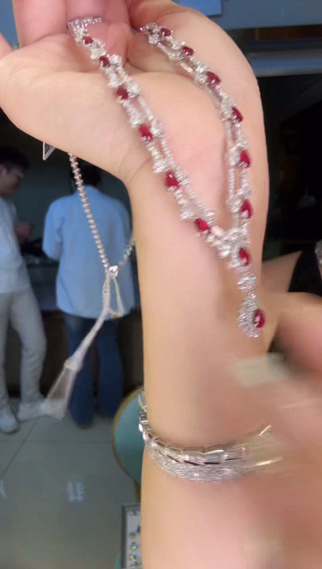 18K金镶嵌项链红宝石豪华大水滴