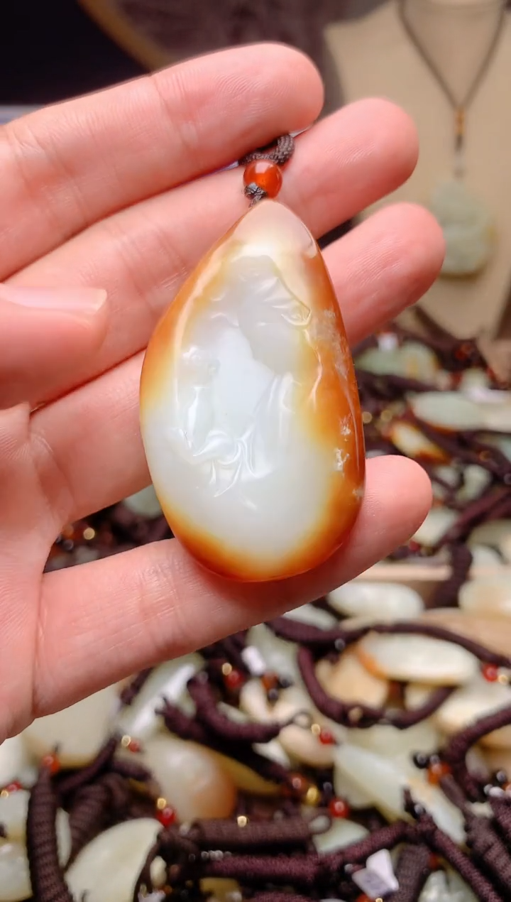 和田玉未镶嵌颈饰1