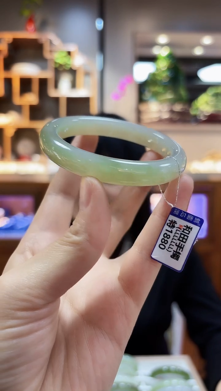 【闪购商品】和田玉手镯未镶嵌57.4