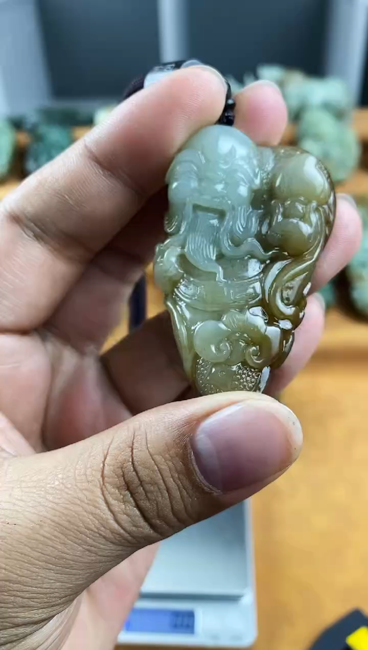 未镶嵌和田玉把件1