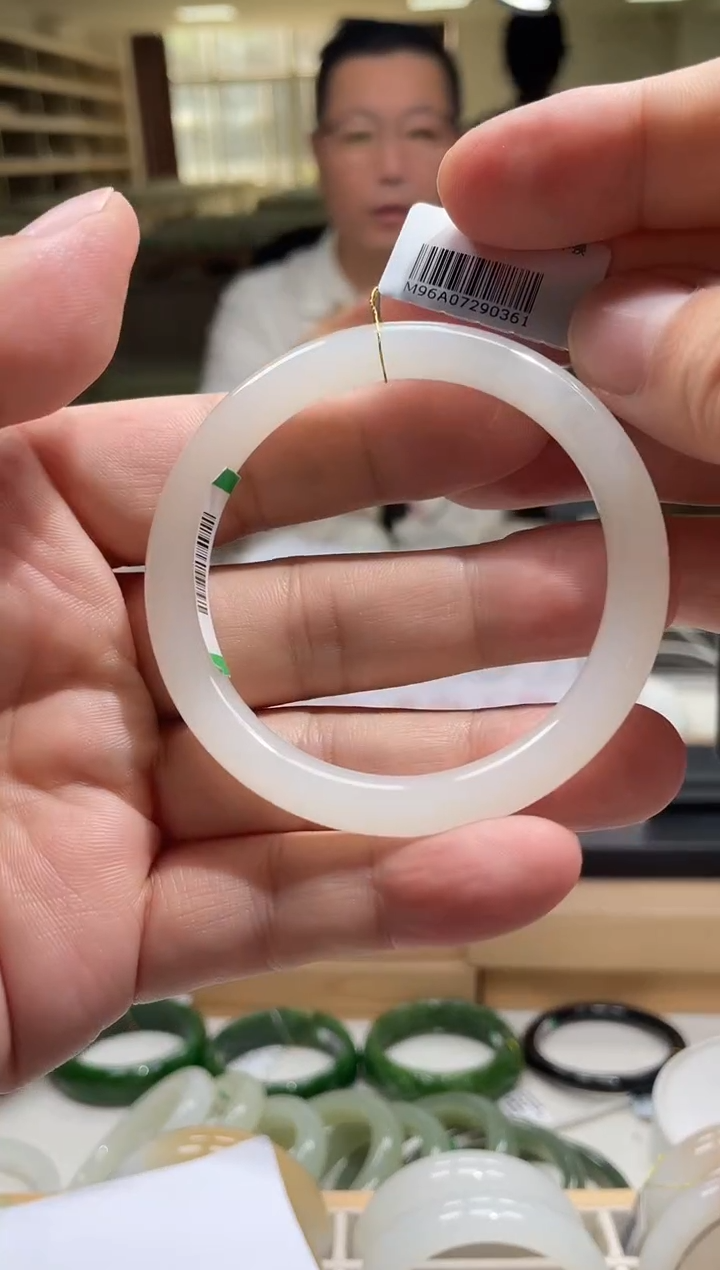 未镶嵌手镯和田玉54-56圈口 0361