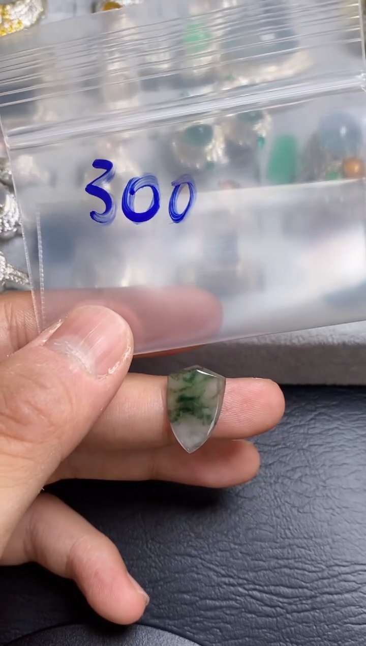 未镶嵌定制翡翠天然缅甸翡翠A货 40