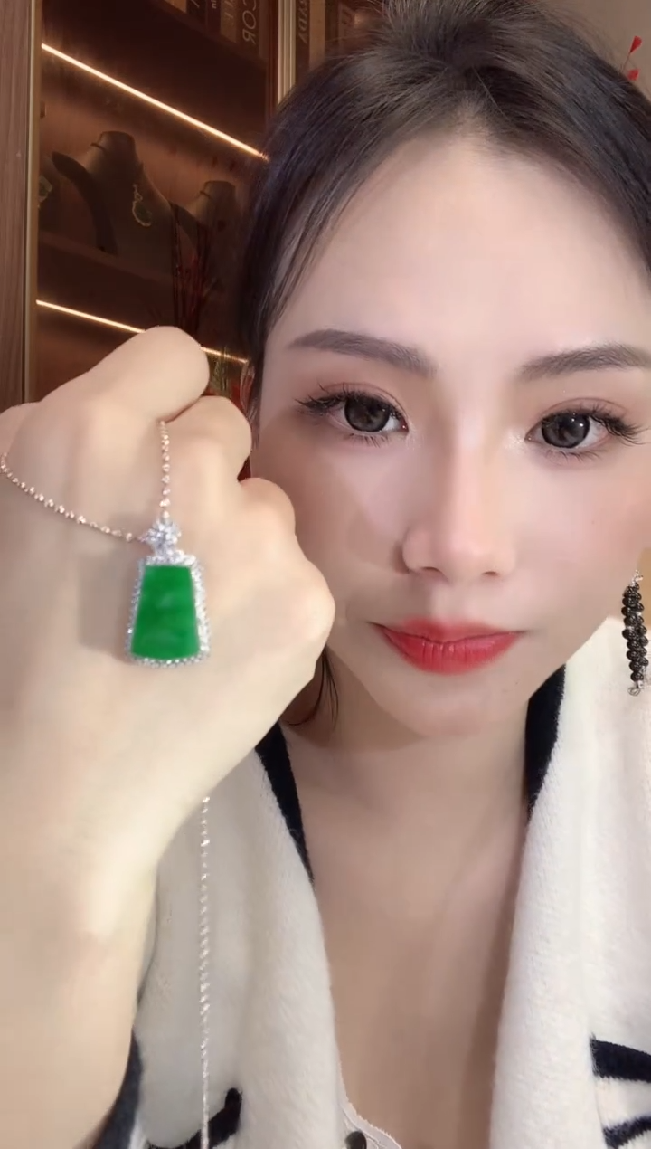 【闪购商品】翡翠吊坠(不含链)18K金镶嵌D14