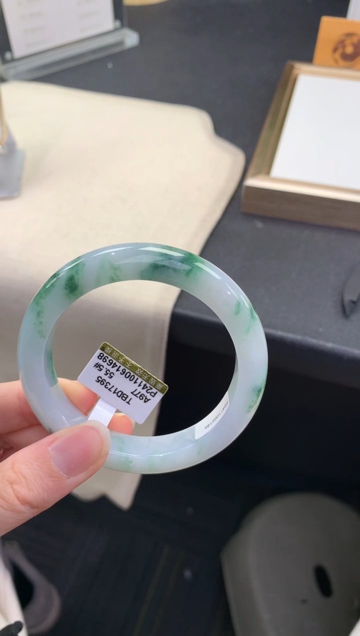 【闪购商品】翡翠手镯未镶嵌..........