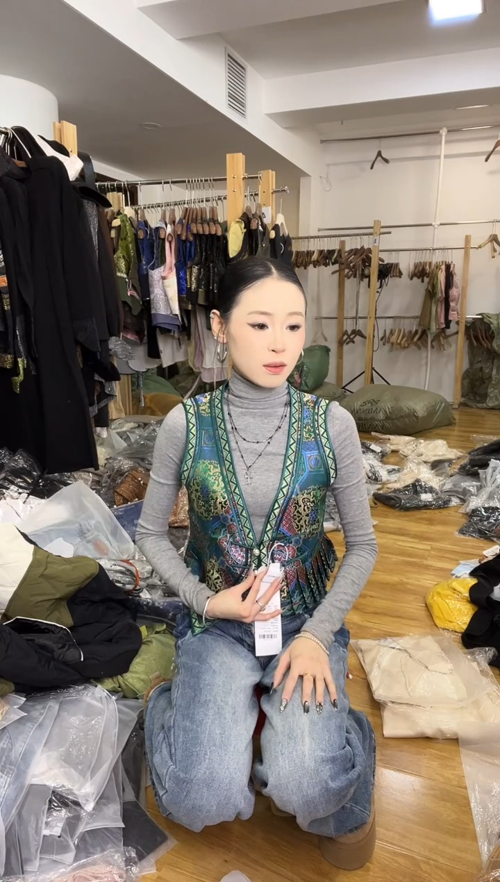 S码         95斤  马甲