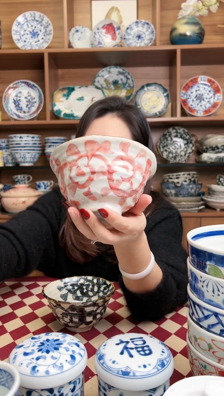 【闪购商品】瓷片章鱼唐草  反口饭碗     （赤）