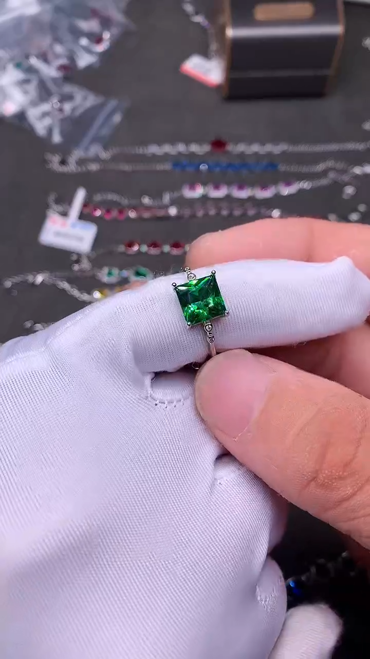 【闪购商品】透辉石戒指银S925镶嵌......