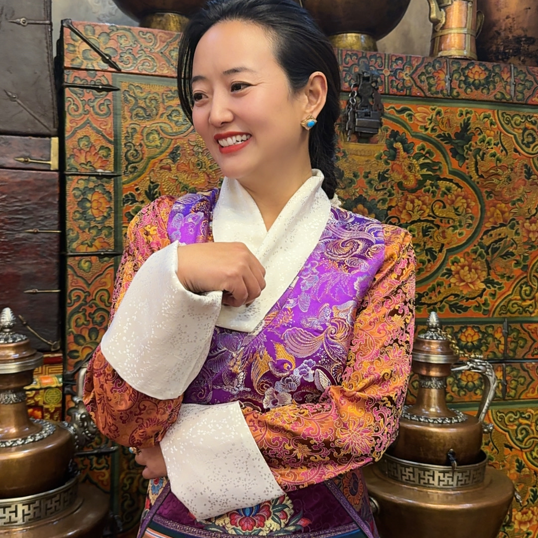 史镜复古传统缎面藏服