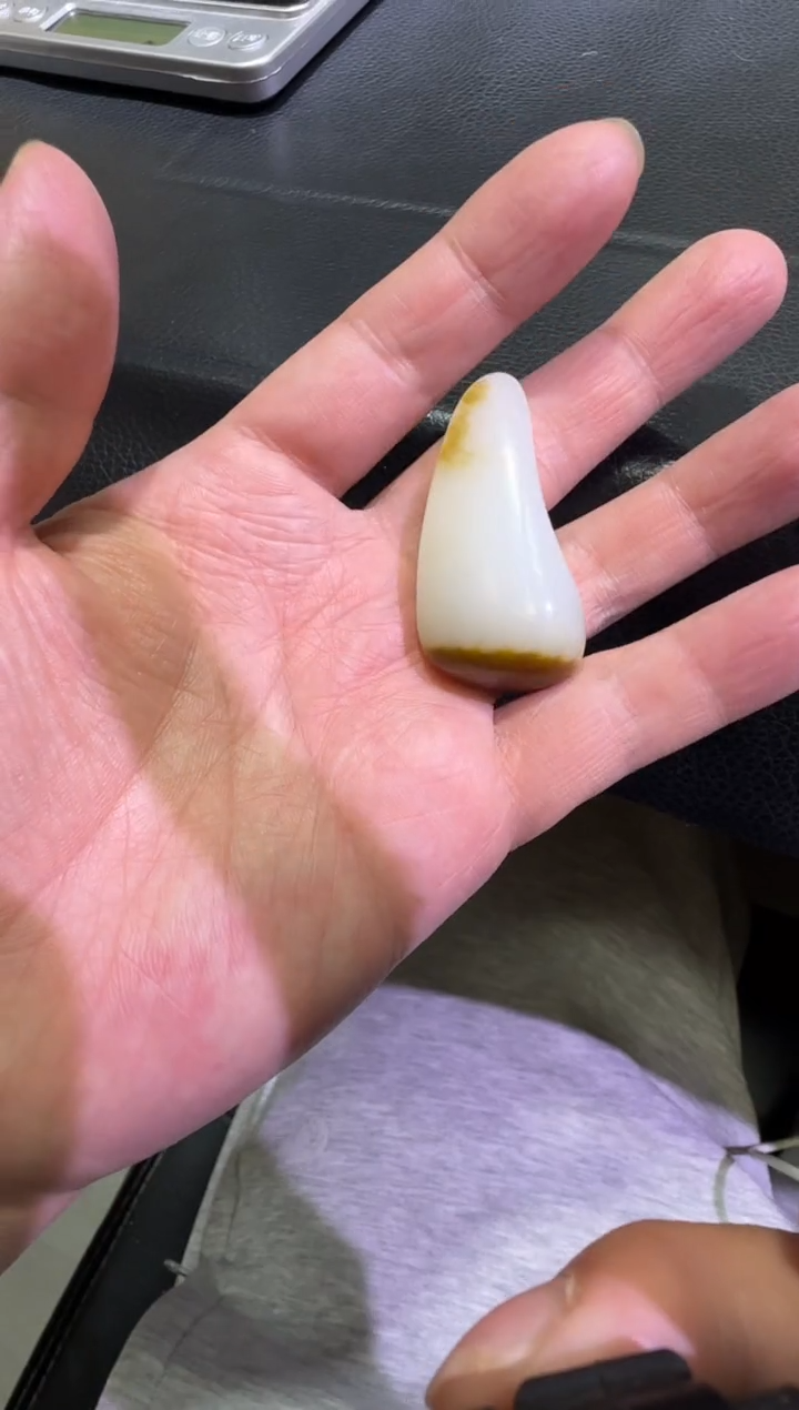 吊坠(赠链)未镶嵌和田玉金山糖白挂件 （产地直发）