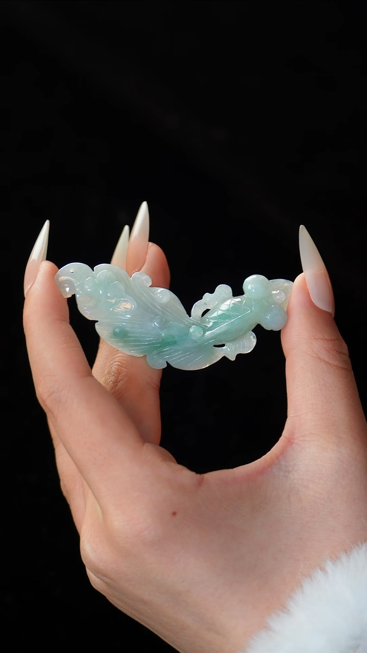 【闪购商品】翡翠颈饰未镶嵌弯弯