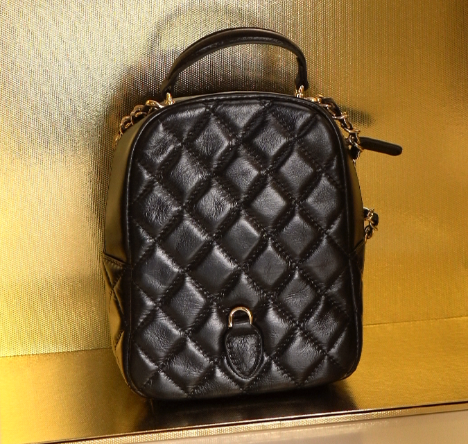 49（全新未拆封）轻奢时尚高级经典潮流百搭单肩斜跨女士包包