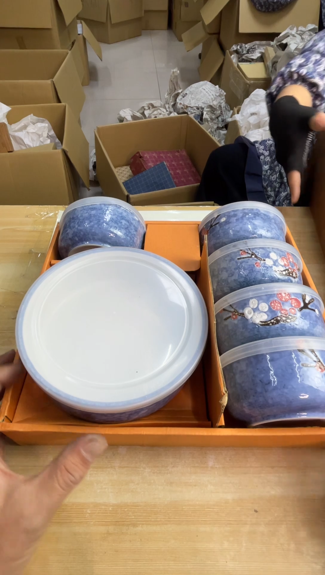 塑料盖子款默认微瑕，no退no换，介意勿拍