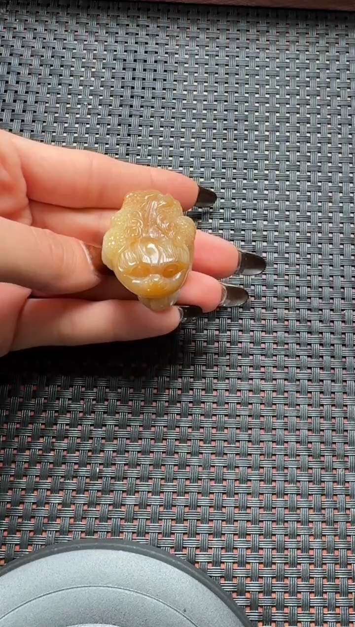 吊坠(赠链)未镶嵌和田玉彩*?且末料金山糖吊坠