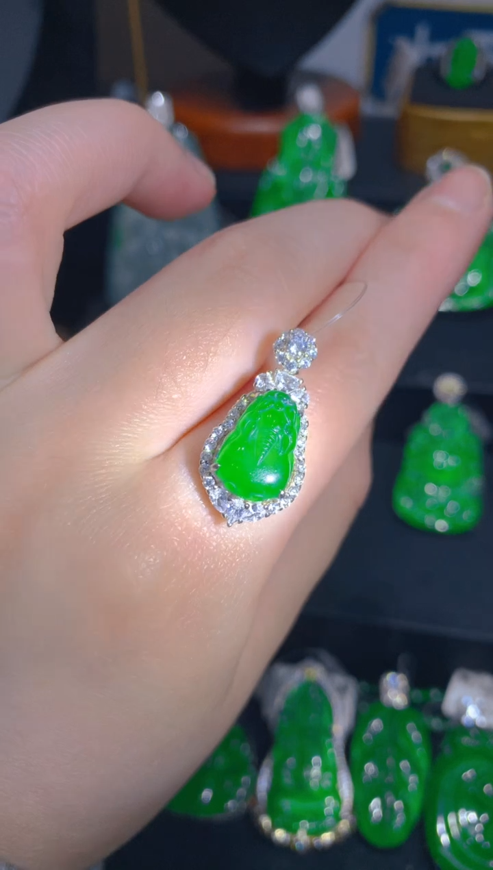 【闪购商品】翡翠颈饰银S925镶嵌64一季