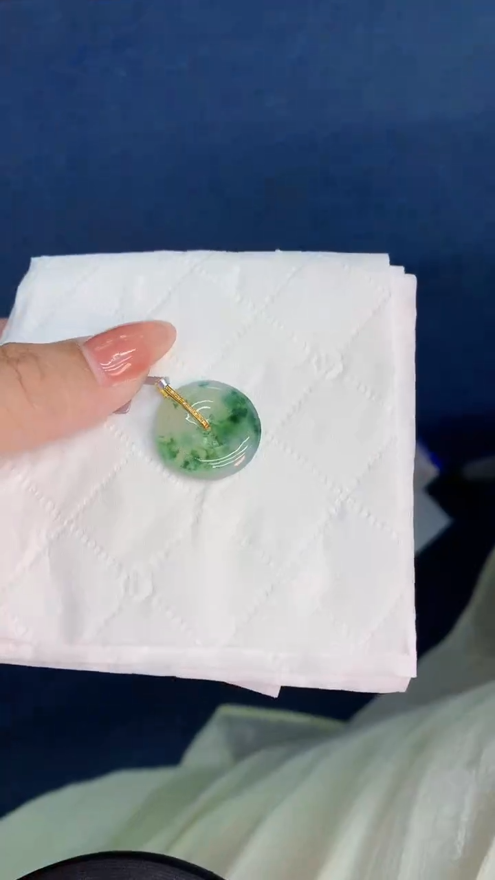 翡翠18K金镶嵌颈饰          1