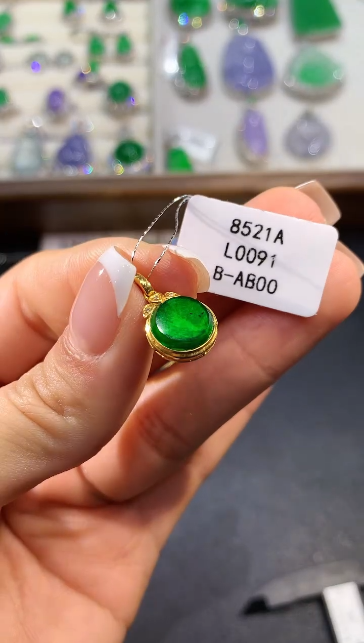 【闪购商品】翡翠吊坠(不含链)18K金镶嵌L0091