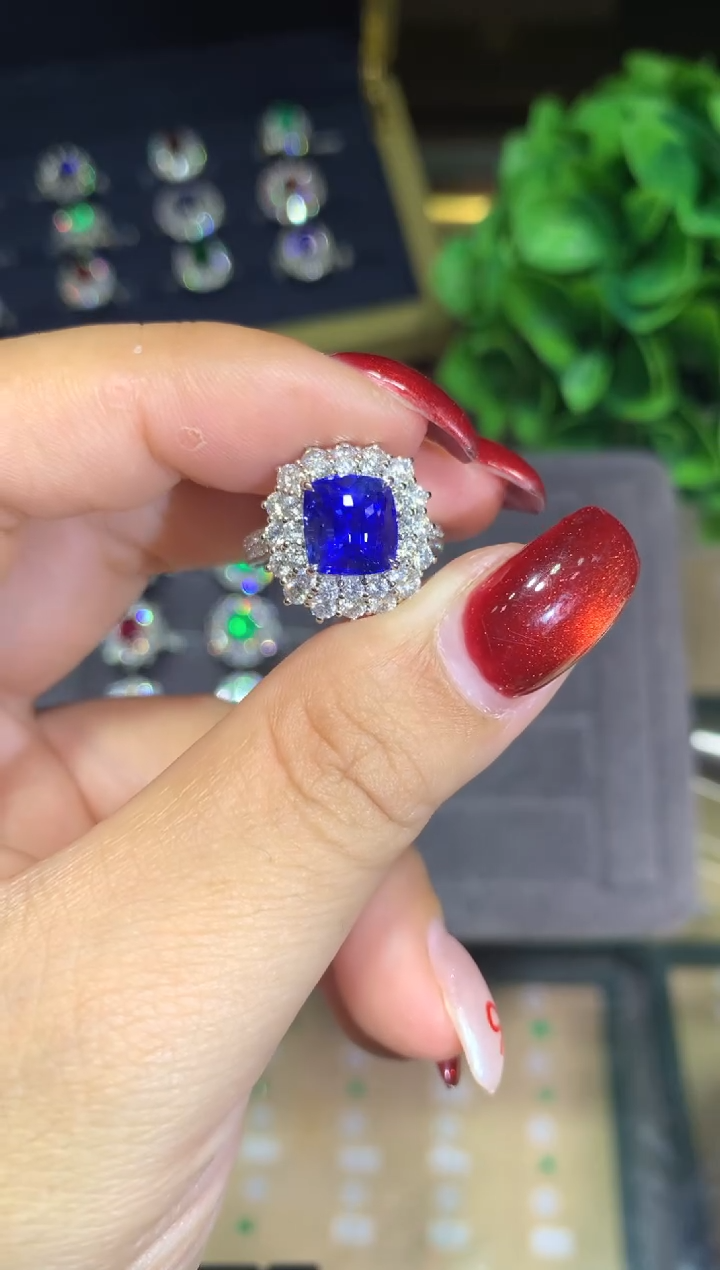 戒指蓝宝石18K金镶嵌4.01ct