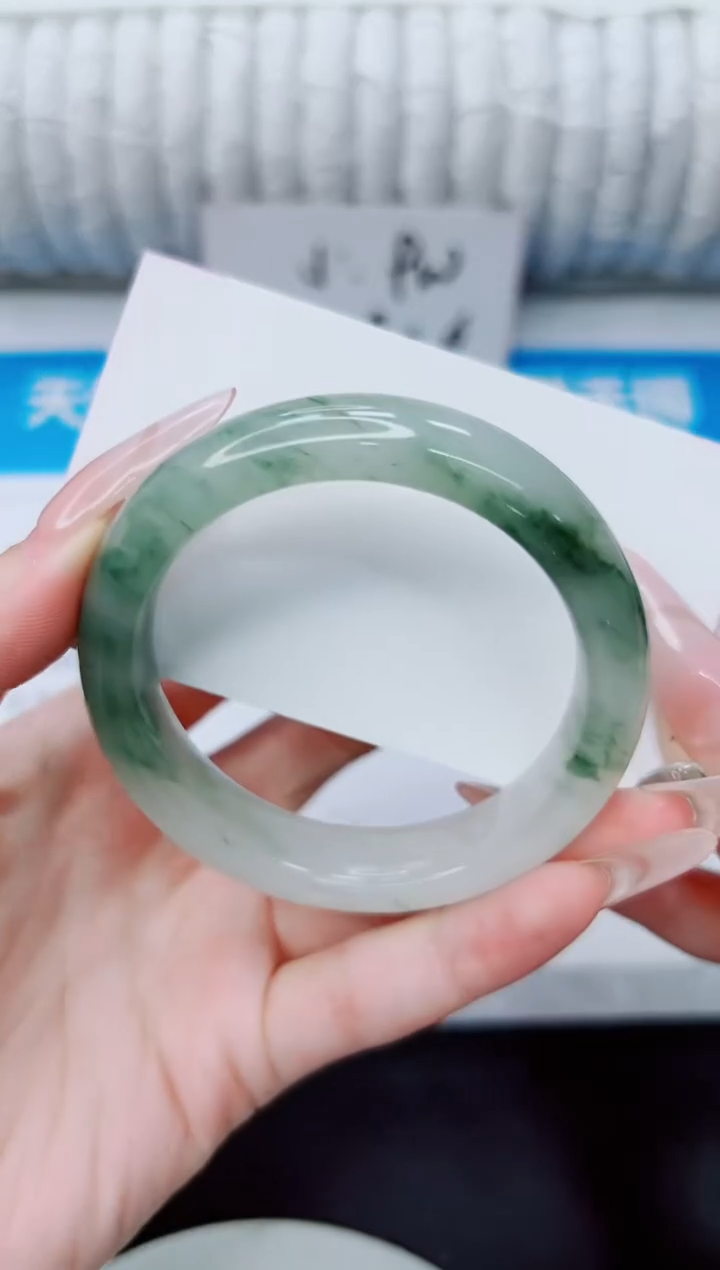 石英质玉手镯未镶嵌330/52.2