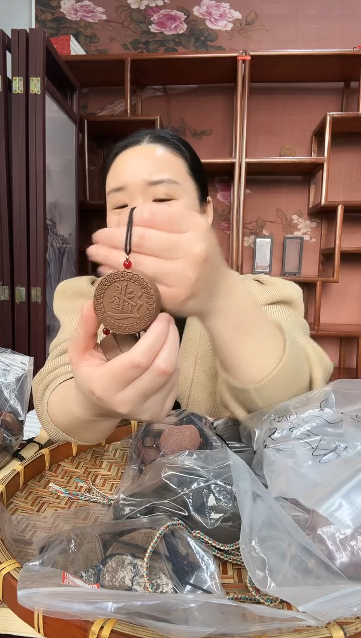【闪购商品】泥塑微暇蝴蝶香日进斗金