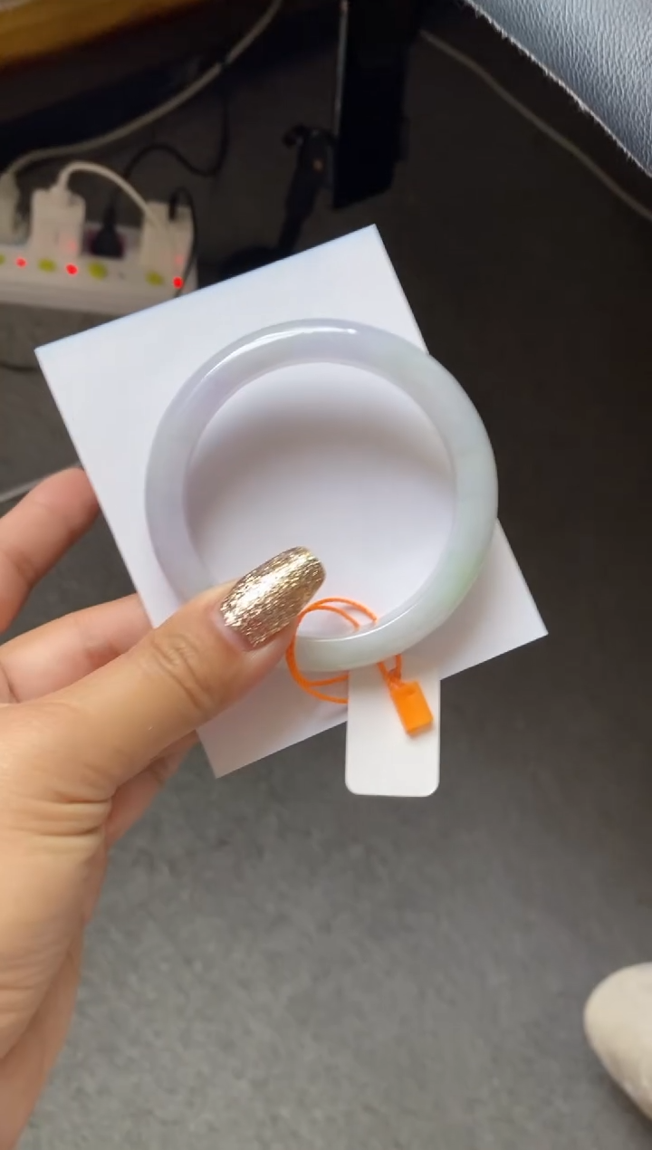 【闪购商品】翡翠手镯未镶嵌58圈口