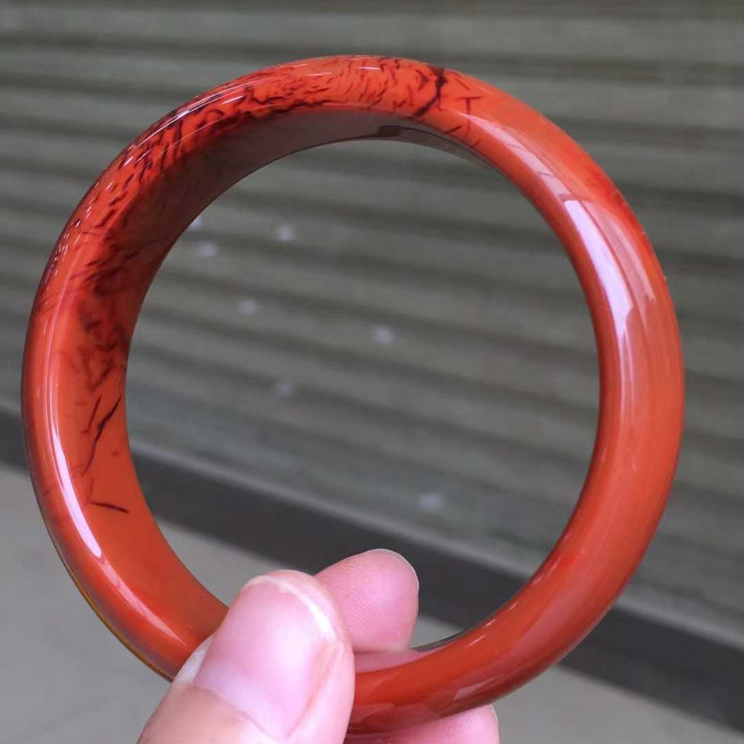 保真天然川料牛血红火焰纹手镯