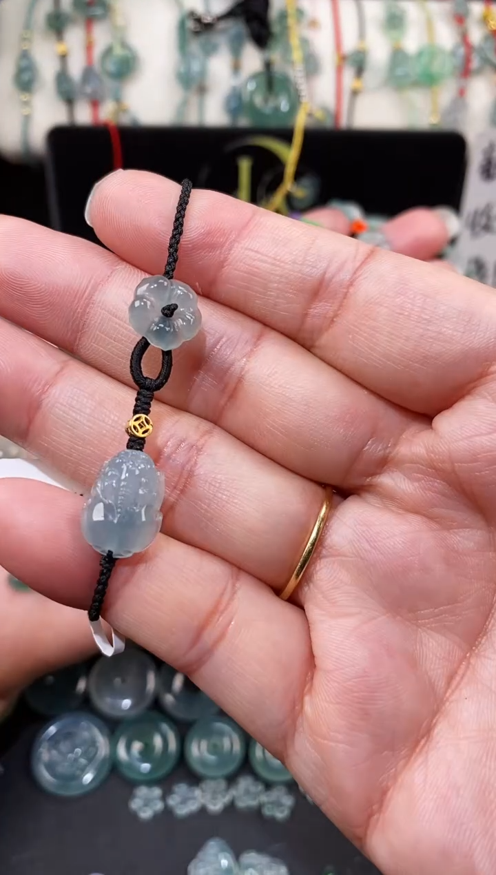 散珠翡翠貔貅小花手绳  手围15