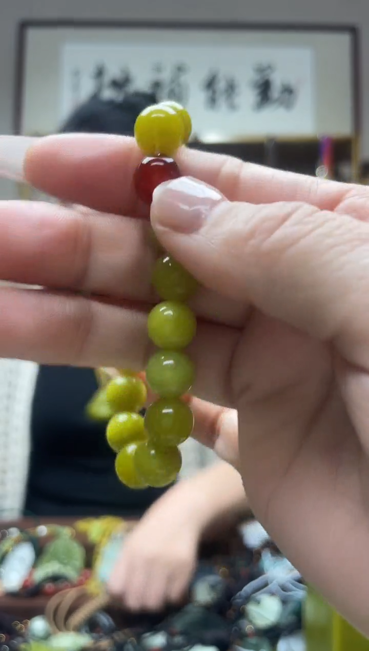 未镶嵌岫玉吊坠`