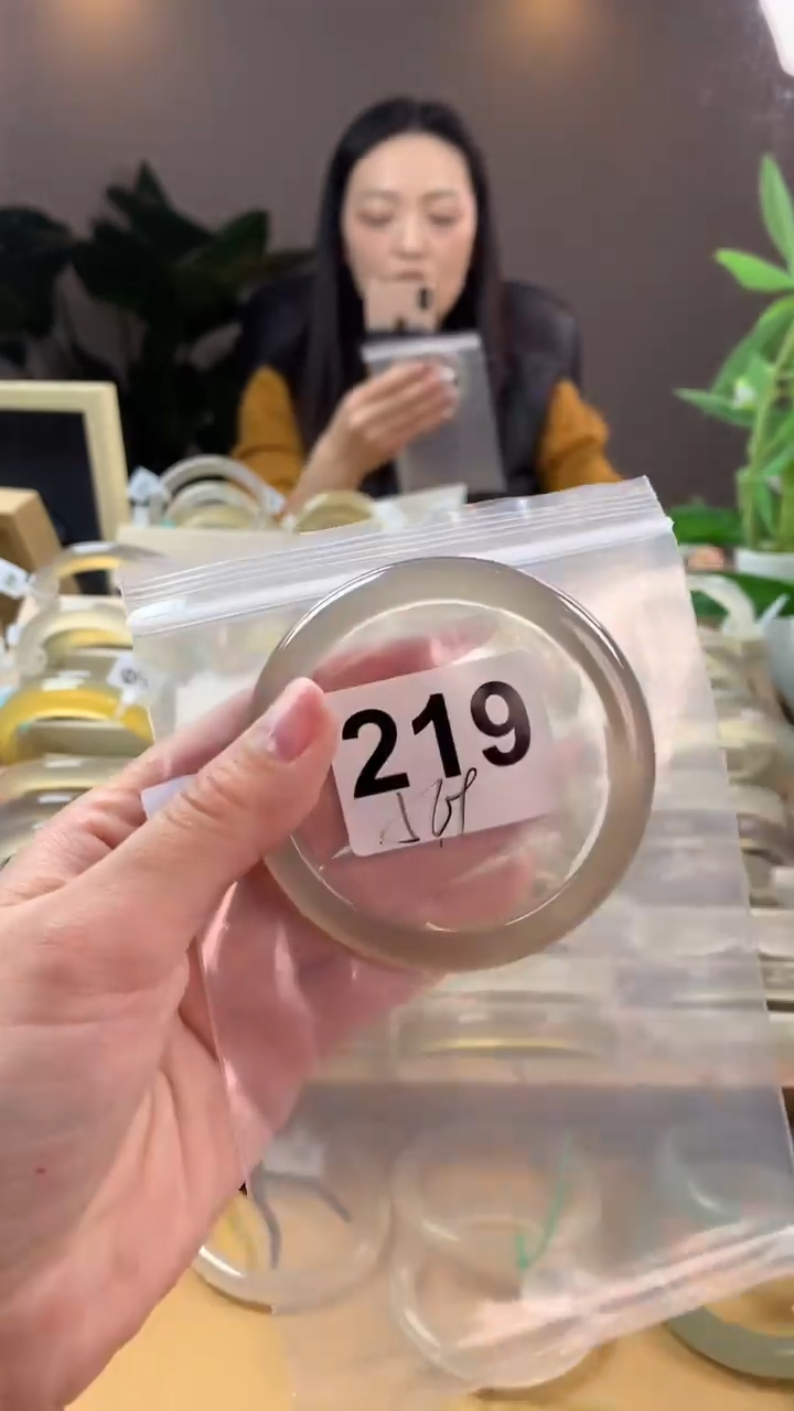 【闪购商品】玛瑙/玉髓手镯未镶嵌219