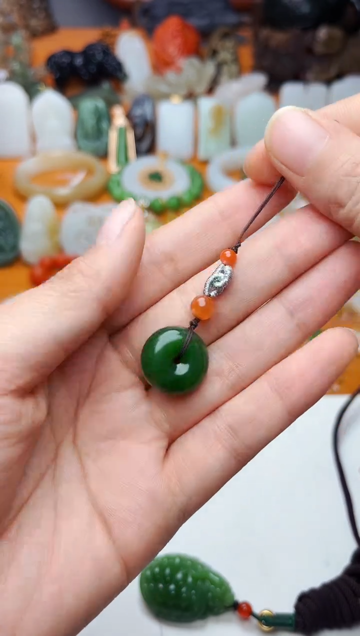 【闪购商品】和田玉颈饰未镶嵌平安扣