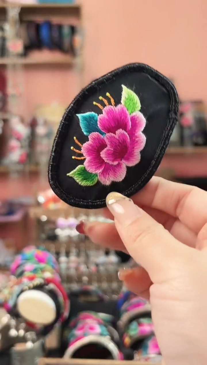 织绣艺艺枝独绣手工饰品  106