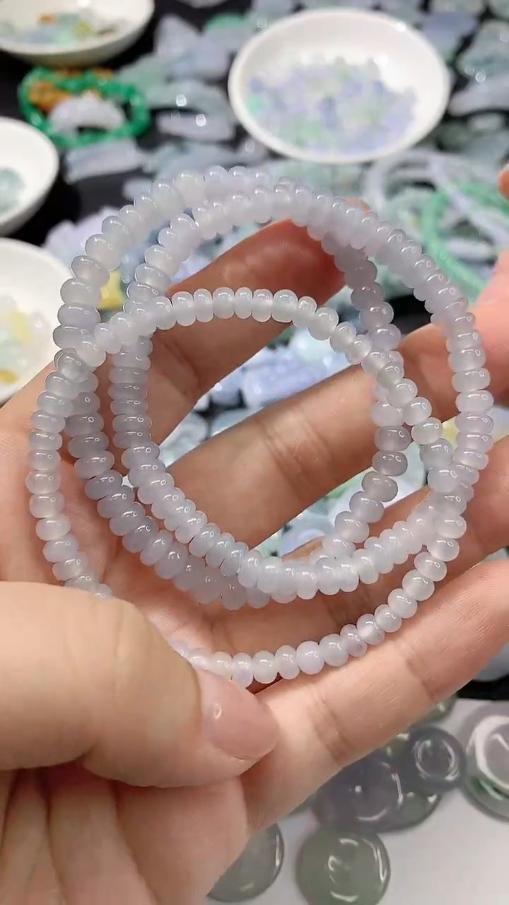 【闪购商品】翡翠手链未镶嵌手串（随机发其一）