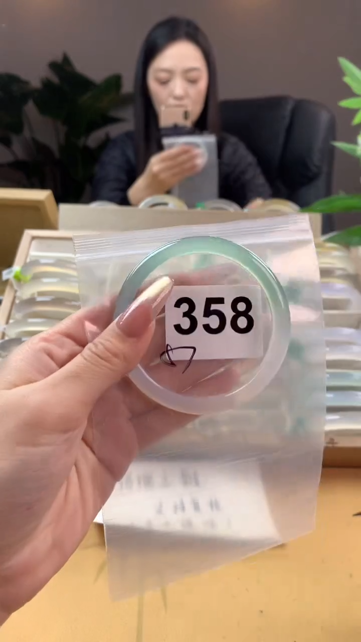 【闪购商品】玛瑙/玉髓手镯未镶嵌358
