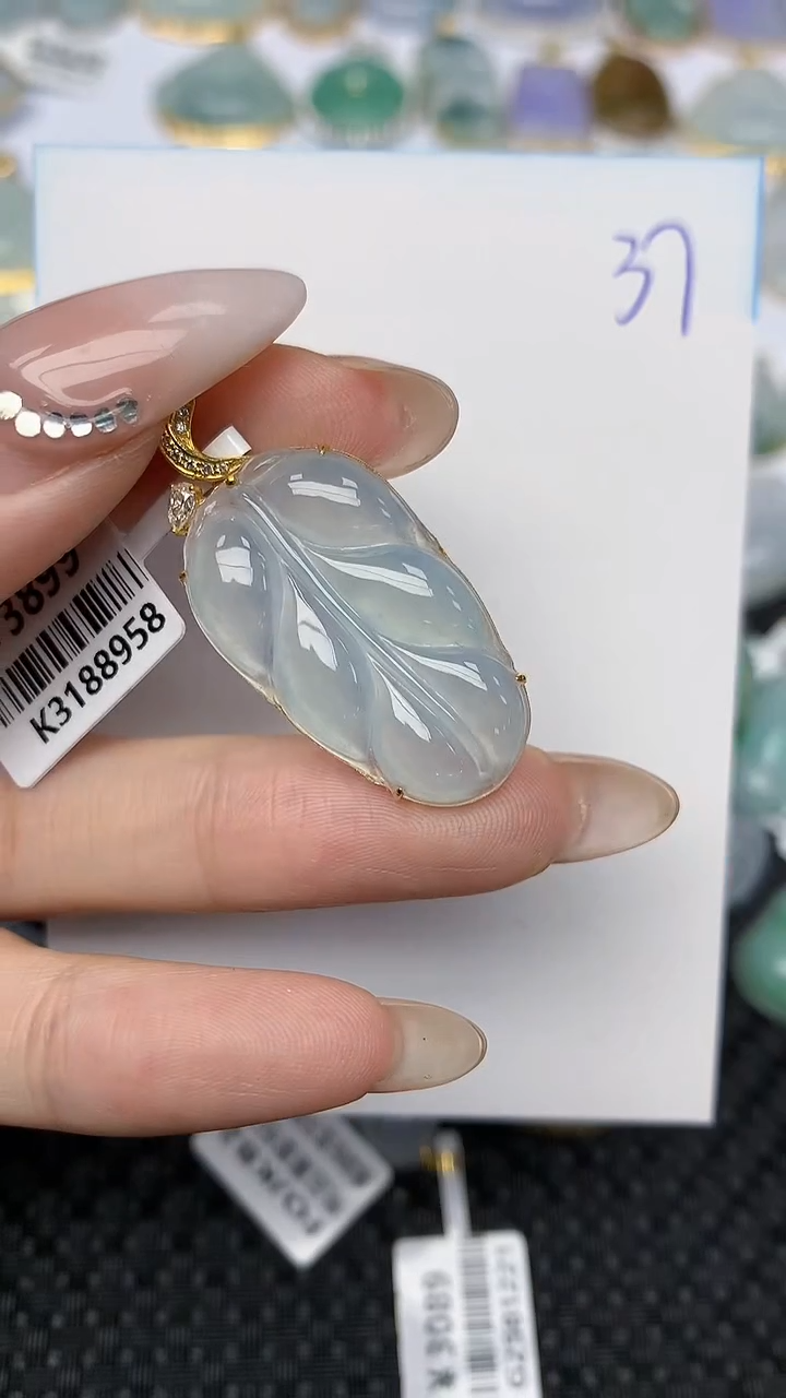 【闪购商品】翡翠颈饰18K金镶嵌天然翡翠A货