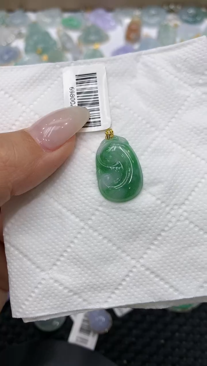 颈饰18K金镶嵌翡翠111111111111