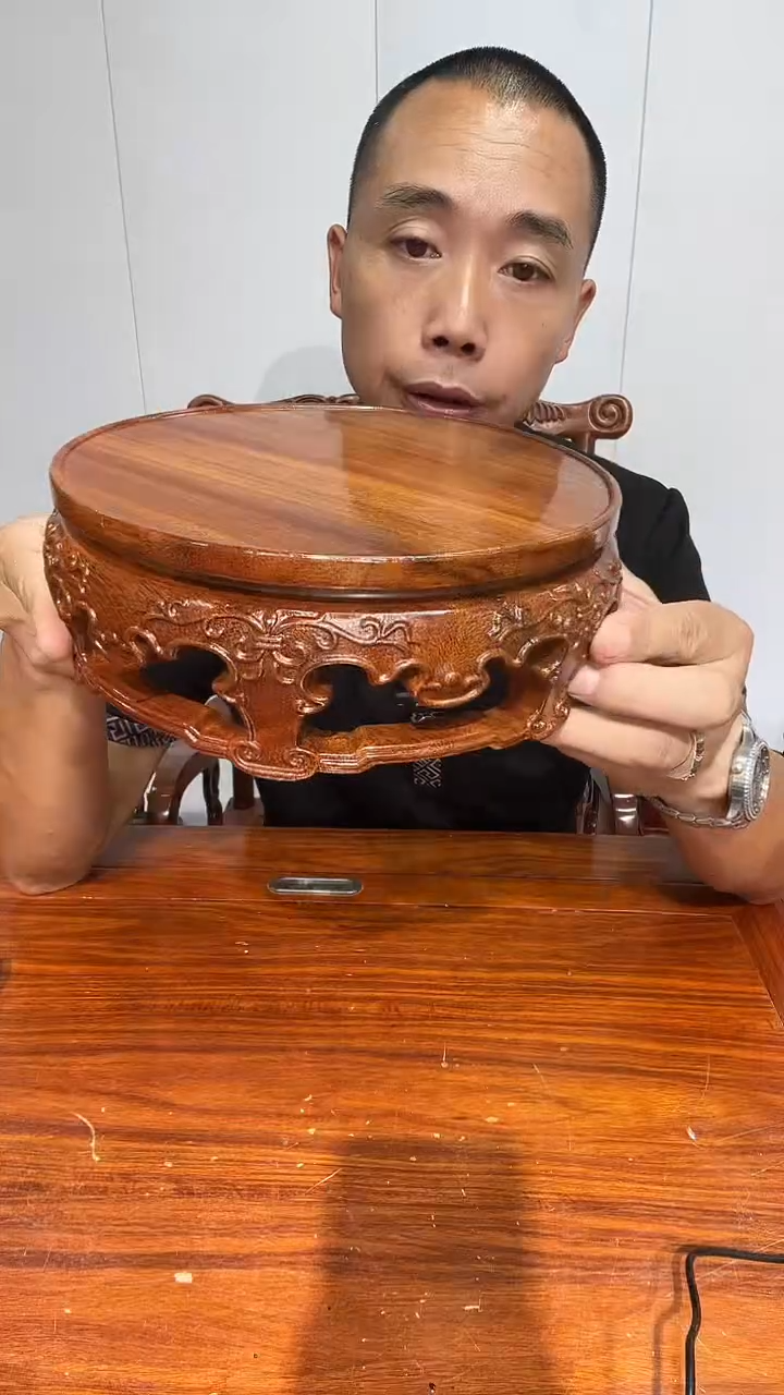 木老花整雕刻圆形底座20*22*8