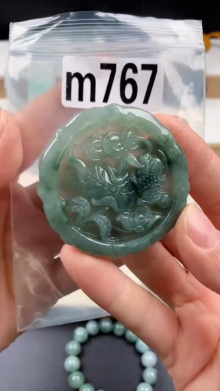 颈饰未镶嵌翡翠天然翡翠吊坠挂件