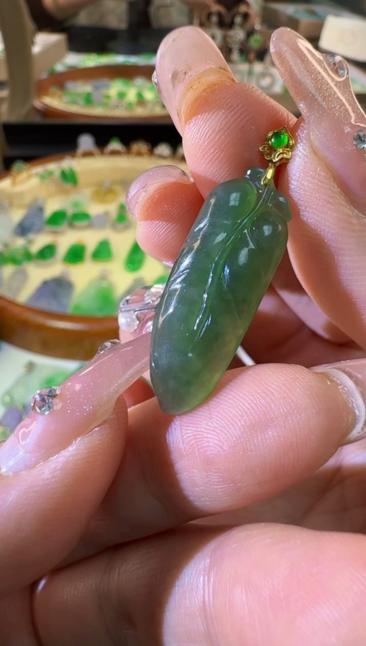 【闪购商品】翡翠颈饰未镶嵌缅甸A货翡翠吊坠