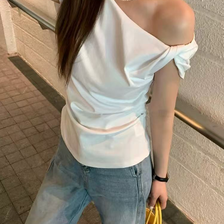 99116高版本！慵懒纽带露肩短袖T