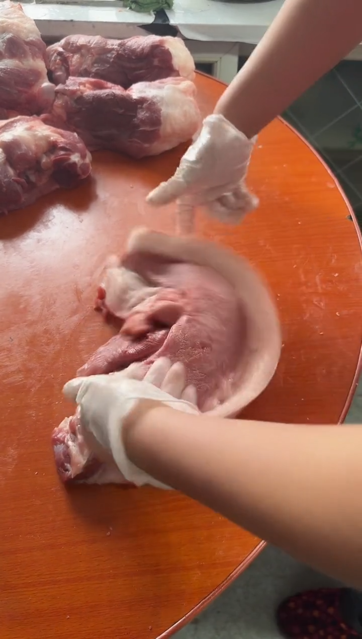 中国大陆180食用农产品卢*猪后丘肉2.59卢玲